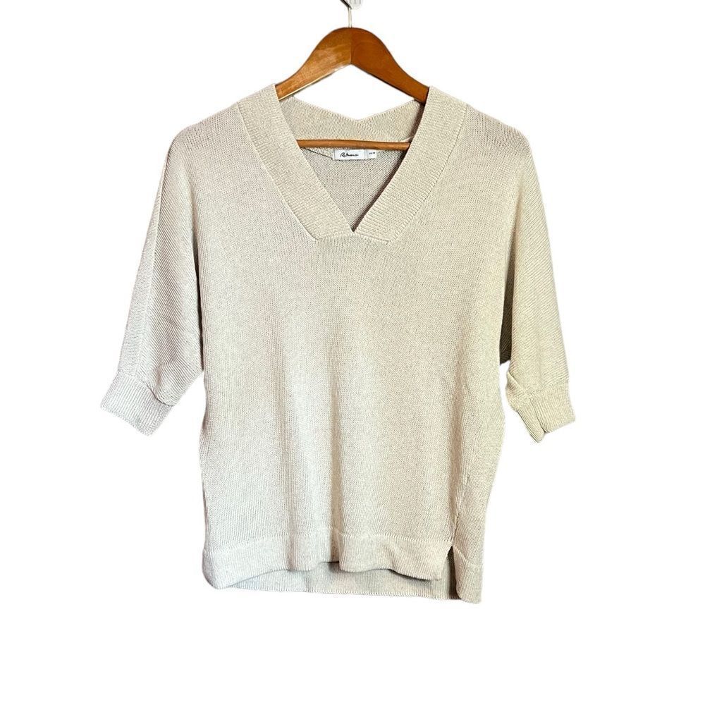 Reitmans light beige linen blend‎ v neck sweater.